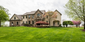 104-130-401_Captain_Robinson_Drive