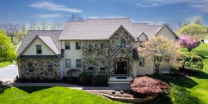 105-780-401_Captain_Robinson_Drive_Aerial