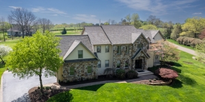 107-800-401_Captain_Robinson_Drive_Aerial