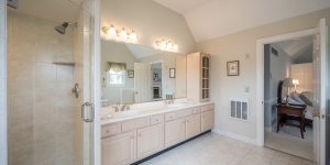 138-450-401_Captain_Robinson_Drive