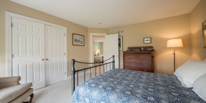 150-570-401_Captain_Robinson_Drive