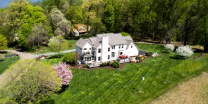 167-860-401_Captain_Robinson_Drive_Aerial